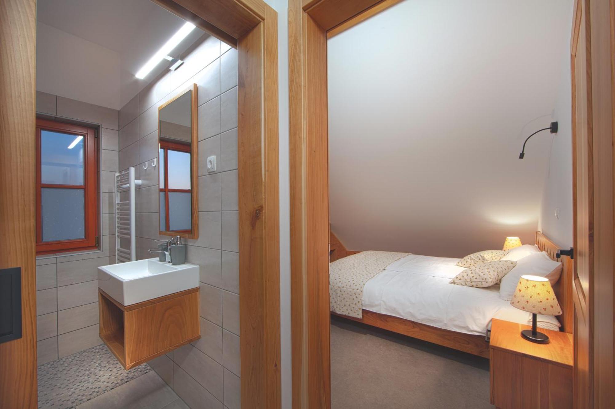 Spodnji Jakobski Dol Wine & Tourism Bracko Bed & Breakfast エクステリア 写真