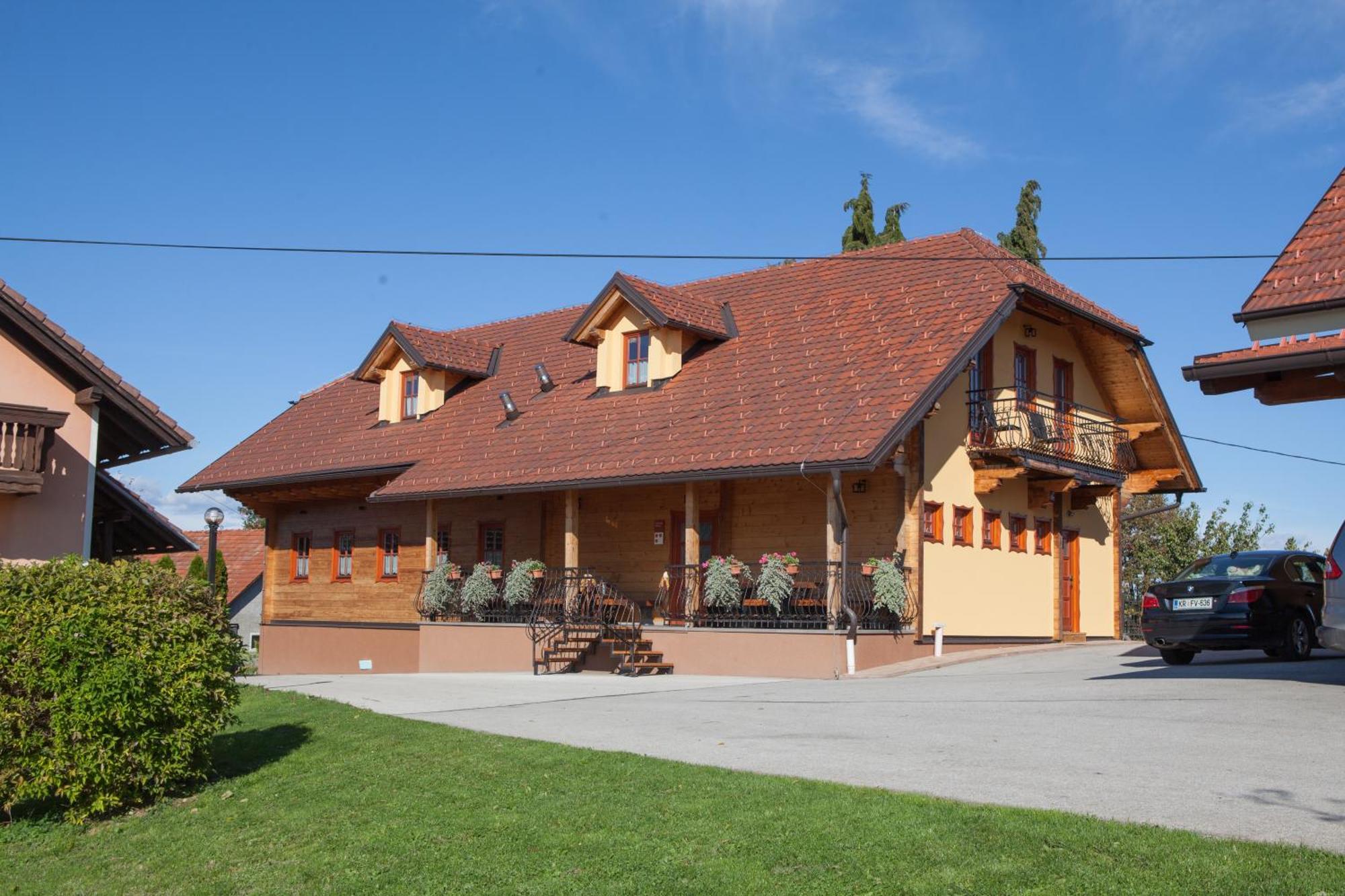 Spodnji Jakobski Dol Wine & Tourism Bracko Bed & Breakfast エクステリア 写真
